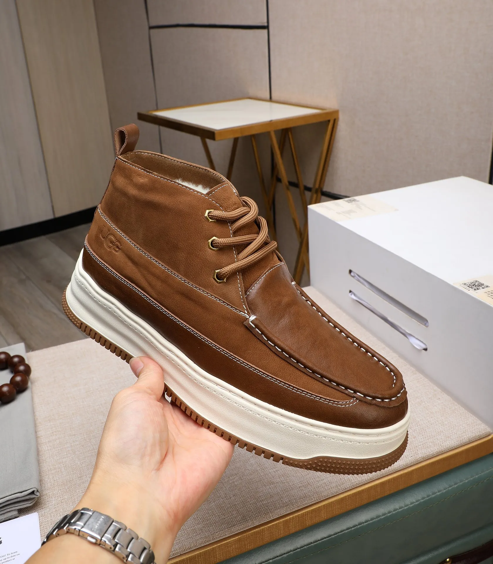 Men's shoes 💰700 [High-end UGG] (full wool lining) The top-end high-quality fur integrated warm snow boots are from the Australian warm luxury brand men's shoes, UGG-5877 official website is synchronized, made of imported cowhide, carefully sewn. Imported rubber foam outsole (comfortable, soft, wear-resistant) The quality is really amazing... Exquisite workmanship, you can't put it down at first sight, code number: 39-44 (45 custom-made)